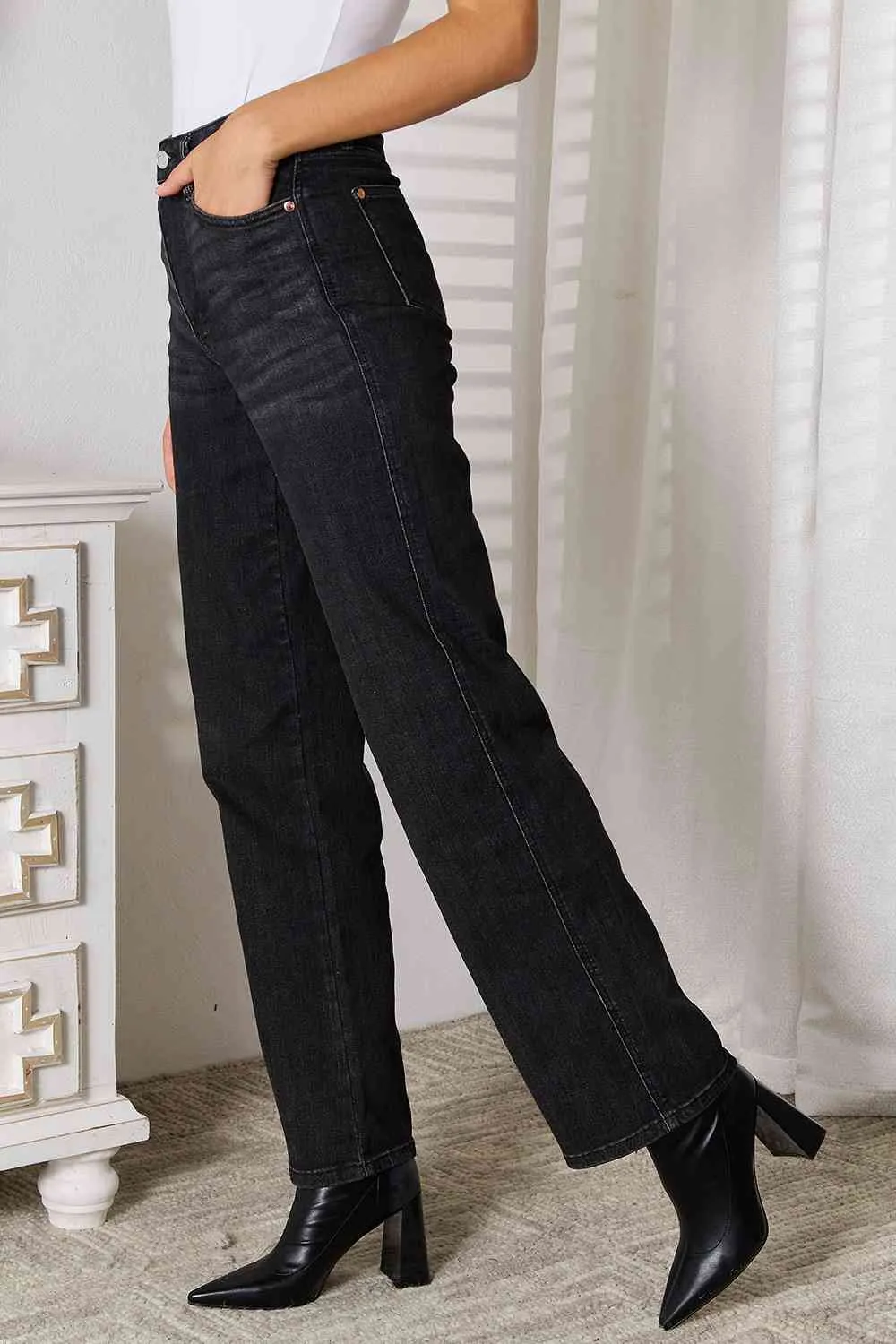 Judy Blue Washed Black Straight Jeans