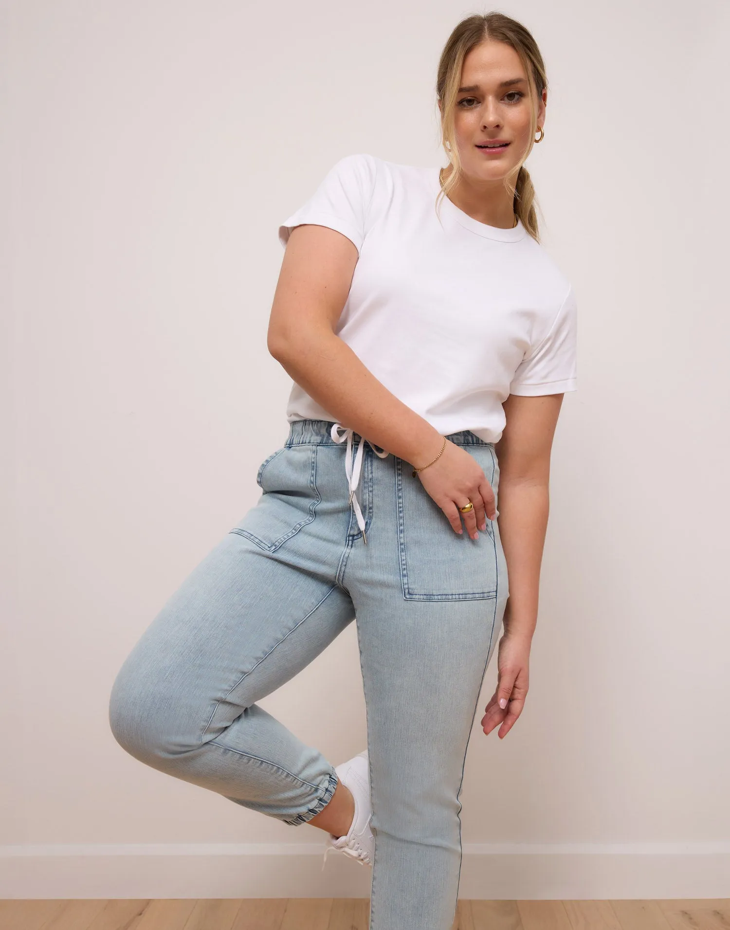 MALIA RELAXED JEANS JOGGER / CLOUD BLUE