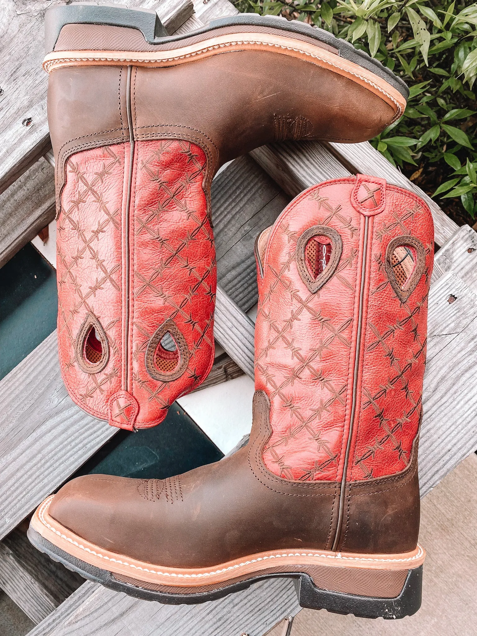 TWISTED X ALLOY TOE WESTERN WORK BOOT - RED WIRE